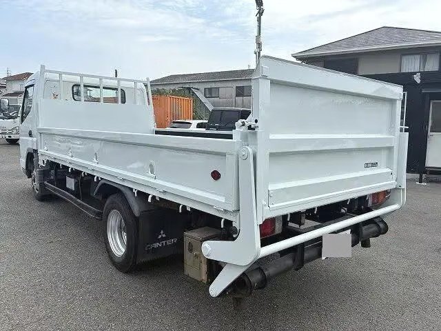Mitsubishi Fuso Canter - Image 2