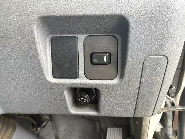 Mitsubishi Fuso Canter - Image 27